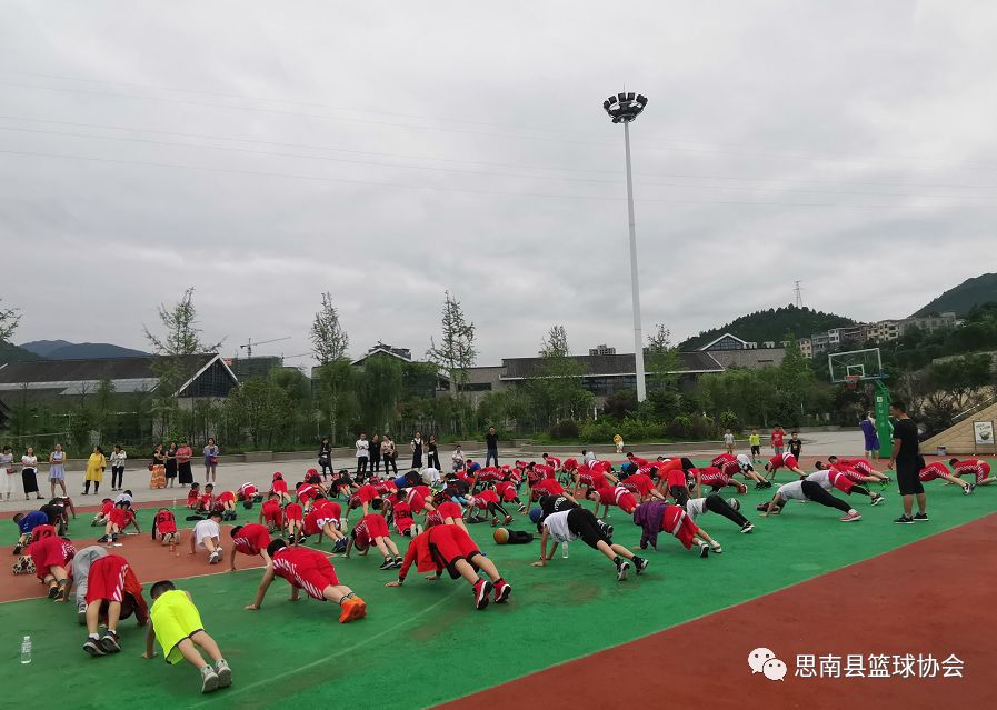 如何结合视频分析进行篮球模拟训练_0